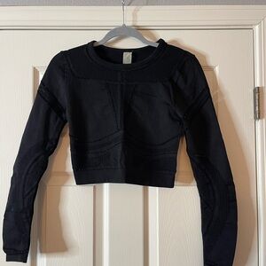 Fabletics Black Long Sleeve Crop Top